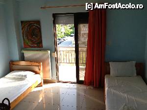 [P04] Camera unde au dormit copii, spațiosă ieșire direct pe balcon, ușa era protejată cu plase antițânțari.  » foto by Nasshu
 - 
<span class="allrVoted glyphicon glyphicon-heart hidden" id="av439749"></span>
<a class="m-l-10 hidden" id="sv439749" onclick="voting_Foto_DelVot(,439749,14613)" role="button">șterge vot <span class="glyphicon glyphicon-remove"></span></a>
<a id="v9439749" class=" c-red"  onclick="voting_Foto_SetVot(439749)" role="button"><span class="glyphicon glyphicon-heart-empty"></span> <b>LIKE</b> = Votează poza</a> <img class="hidden"  id="f439749W9" src="/imagini/loader.gif" border="0" /><span class="AjErrMes hidden" id="e439749ErM"></span>