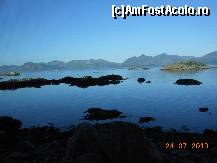 [P09] Lofoten - Mirifice întinderi de ape şi creste montane.  » foto by iulianic
 - 
<span class="allrVoted glyphicon glyphicon-heart hidden" id="av485513"></span>
<a class="m-l-10 hidden" id="sv485513" onclick="voting_Foto_DelVot(,485513,14621)" role="button">șterge vot <span class="glyphicon glyphicon-remove"></span></a>
<a id="v9485513" class=" c-red"  onclick="voting_Foto_SetVot(485513)" role="button"><span class="glyphicon glyphicon-heart-empty"></span> <b>LIKE</b> = Votează poza</a> <img class="hidden"  id="f485513W9" src="/imagini/loader.gif" border="0" /><span class="AjErrMes hidden" id="e485513ErM"></span>