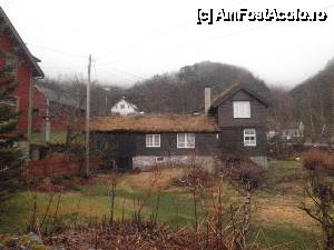 [P21] o casa construita in stilul traditional al acestei zone, cu acoperisuri de iarba » foto by grecudoina
 - 
<span class="allrVoted glyphicon glyphicon-heart hidden" id="av439928"></span>
<a class="m-l-10 hidden" id="sv439928" onclick="voting_Foto_DelVot(,439928,14621)" role="button">șterge vot <span class="glyphicon glyphicon-remove"></span></a>
<a id="v9439928" class=" c-red"  onclick="voting_Foto_SetVot(439928)" role="button"><span class="glyphicon glyphicon-heart-empty"></span> <b>LIKE</b> = Votează poza</a> <img class="hidden"  id="f439928W9" src="/imagini/loader.gif" border="0" /><span class="AjErrMes hidden" id="e439928ErM"></span>