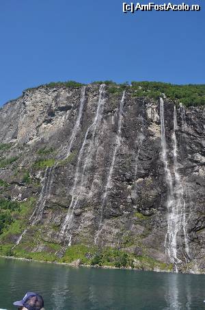 [P03] Cascada Cele 7 Surori din fiordul Geiranger » foto by s.simona
 - 
<span class="allrVoted glyphicon glyphicon-heart hidden" id="av529743"></span>
<a class="m-l-10 hidden" id="sv529743" onclick="voting_Foto_DelVot(,529743,14621)" role="button">șterge vot <span class="glyphicon glyphicon-remove"></span></a>
<a id="v9529743" class=" c-red"  onclick="voting_Foto_SetVot(529743)" role="button"><span class="glyphicon glyphicon-heart-empty"></span> <b>LIKE</b> = Votează poza</a> <img class="hidden"  id="f529743W9" src="/imagini/loader.gif" border="0" /><span class="AjErrMes hidden" id="e529743ErM"></span>