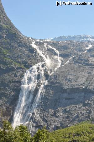 [P08] O alta cascada din zona ghetarului Briskdal » foto by s.simona
 - 
<span class="allrVoted glyphicon glyphicon-heart hidden" id="av529748"></span>
<a class="m-l-10 hidden" id="sv529748" onclick="voting_Foto_DelVot(,529748,14621)" role="button">șterge vot <span class="glyphicon glyphicon-remove"></span></a>
<a id="v9529748" class=" c-red"  onclick="voting_Foto_SetVot(529748)" role="button"><span class="glyphicon glyphicon-heart-empty"></span> <b>LIKE</b> = Votează poza</a> <img class="hidden"  id="f529748W9" src="/imagini/loader.gif" border="0" /><span class="AjErrMes hidden" id="e529748ErM"></span>