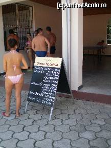 [P05] Super 'oferte speciale', inclusiv porumb fiert. » foto by presario
 - 
<span class="allrVoted glyphicon glyphicon-heart hidden" id="av112548"></span>
<a class="m-l-10 hidden" id="sv112548" onclick="voting_Foto_DelVot(,112548,14626)" role="button">șterge vot <span class="glyphicon glyphicon-remove"></span></a>
<a id="v9112548" class=" c-red"  onclick="voting_Foto_SetVot(112548)" role="button"><span class="glyphicon glyphicon-heart-empty"></span> <b>LIKE</b> = Votează poza</a> <img class="hidden"  id="f112548W9" src="/imagini/loader.gif" border="0" /><span class="AjErrMes hidden" id="e112548ErM"></span>