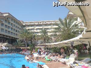[P01] Piscina Mare » foto by tabache
 - 
<span class="allrVoted glyphicon glyphicon-heart hidden" id="av440544"></span>
<a class="m-l-10 hidden" id="sv440544" onclick="voting_Foto_DelVot(,440544,14640)" role="button">șterge vot <span class="glyphicon glyphicon-remove"></span></a>
<a id="v9440544" class=" c-red"  onclick="voting_Foto_SetVot(440544)" role="button"><span class="glyphicon glyphicon-heart-empty"></span> <b>LIKE</b> = Votează poza</a> <img class="hidden"  id="f440544W9" src="/imagini/loader.gif" border="0" /><span class="AjErrMes hidden" id="e440544ErM"></span>
