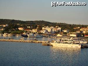 [P10] Ambarcatiuni in port Kyllini » foto by Muffin2009*
 - 
<span class="allrVoted glyphicon glyphicon-heart hidden" id="av400642"></span>
<a class="m-l-10 hidden" id="sv400642" onclick="voting_Foto_DelVot(,400642,14642)" role="button">șterge vot <span class="glyphicon glyphicon-remove"></span></a>
<a id="v9400642" class=" c-red"  onclick="voting_Foto_SetVot(400642)" role="button"><span class="glyphicon glyphicon-heart-empty"></span> <b>LIKE</b> = Votează poza</a> <img class="hidden"  id="f400642W9" src="/imagini/loader.gif" border="0" /><span class="AjErrMes hidden" id="e400642ErM"></span>