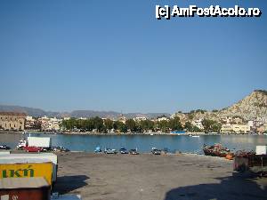 [P24] Portul din Zante town » foto by Muffin2009*
 - 
<span class="allrVoted glyphicon glyphicon-heart hidden" id="av400656"></span>
<a class="m-l-10 hidden" id="sv400656" onclick="voting_Foto_DelVot(,400656,14642)" role="button">șterge vot <span class="glyphicon glyphicon-remove"></span></a>
<a id="v9400656" class=" c-red"  onclick="voting_Foto_SetVot(400656)" role="button"><span class="glyphicon glyphicon-heart-empty"></span> <b>LIKE</b> = Votează poza</a> <img class="hidden"  id="f400656W9" src="/imagini/loader.gif" border="0" /><span class="AjErrMes hidden" id="e400656ErM"></span>