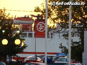 [P04] Ferryboatul care merge catre Zakynthos vazut de pe terasa pensiunii la care am stat » foto by Muffin2009*
 - 
<span class="allrVoted glyphicon glyphicon-heart hidden" id="av400636"></span>
<a class="m-l-10 hidden" id="sv400636" onclick="voting_Foto_DelVot(,400636,14642)" role="button">șterge vot <span class="glyphicon glyphicon-remove"></span></a>
<a id="v9400636" class=" c-red"  onclick="voting_Foto_SetVot(400636)" role="button"><span class="glyphicon glyphicon-heart-empty"></span> <b>LIKE</b> = Votează poza</a> <img class="hidden"  id="f400636W9" src="/imagini/loader.gif" border="0" /><span class="AjErrMes hidden" id="e400636ErM"></span>