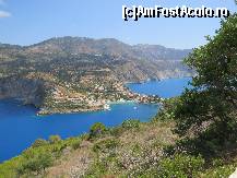 [P15] Assos si golfuletele lui » foto by elena_iasi
 - 
<span class="allrVoted glyphicon glyphicon-heart hidden" id="av451641"></span>
<a class="m-l-10 hidden" id="sv451641" onclick="voting_Foto_DelVot(,451641,14654)" role="button">șterge vot <span class="glyphicon glyphicon-remove"></span></a>
<a id="v9451641" class=" c-red"  onclick="voting_Foto_SetVot(451641)" role="button"><span class="glyphicon glyphicon-heart-empty"></span> <b>LIKE</b> = Votează poza</a> <img class="hidden"  id="f451641W9" src="/imagini/loader.gif" border="0" /><span class="AjErrMes hidden" id="e451641ErM"></span>