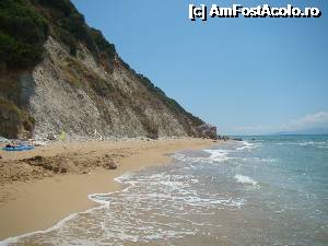 [P01] Plaja Avithos, zona neamenajata. In larg se vad coastele Zakynthos.  » foto by abancor
 - 
<span class="allrVoted glyphicon glyphicon-heart hidden" id="av362002"></span>
<a class="m-l-10 hidden" id="sv362002" onclick="voting_Foto_DelVot(,362002,14654)" role="button">șterge vot <span class="glyphicon glyphicon-remove"></span></a>
<a id="v9362002" class=" c-red"  onclick="voting_Foto_SetVot(362002)" role="button"><span class="glyphicon glyphicon-heart-empty"></span> <b>LIKE</b> = Votează poza</a> <img class="hidden"  id="f362002W9" src="/imagini/loader.gif" border="0" /><span class="AjErrMes hidden" id="e362002ErM"></span>