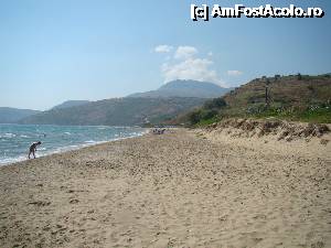 [P12] Kaminia, plaja testoaselor. Citiva km de nisip. Zonele amenajate se vad in poza, una in apropiere, alta mai departe, in rest e libera. In spatele meu se intinde pe inca mai mult decit se vede in fata.  » foto by abancor
 - 
<span class="allrVoted glyphicon glyphicon-heart hidden" id="av362027"></span>
<a class="m-l-10 hidden" id="sv362027" onclick="voting_Foto_DelVot(,362027,14654)" role="button">șterge vot <span class="glyphicon glyphicon-remove"></span></a>
<a id="v9362027" class=" c-red"  onclick="voting_Foto_SetVot(362027)" role="button"><span class="glyphicon glyphicon-heart-empty"></span> <b>LIKE</b> = Votează poza</a> <img class="hidden"  id="f362027W9" src="/imagini/loader.gif" border="0" /><span class="AjErrMes hidden" id="e362027ErM"></span>
