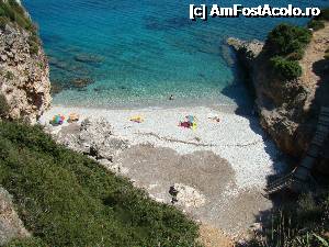 [P15] Plaja din urma cu doua poze, fotografiata dinspre sosea. Se vede scara de acces, faptul ca e destul de libera, apa si pietrisul de pe mal.  » foto by abancor
 - 
<span class="allrVoted glyphicon glyphicon-heart hidden" id="av362031"></span>
<a class="m-l-10 hidden" id="sv362031" onclick="voting_Foto_DelVot(,362031,14654)" role="button">șterge vot <span class="glyphicon glyphicon-remove"></span></a>
<a id="v9362031" class=" c-red"  onclick="voting_Foto_SetVot(362031)" role="button"><span class="glyphicon glyphicon-heart-empty"></span> <b>LIKE</b> = Votează poza</a> <img class="hidden"  id="f362031W9" src="/imagini/loader.gif" border="0" /><span class="AjErrMes hidden" id="e362031ErM"></span>