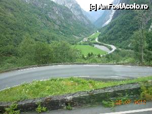 [P51] În drum spre Bergen - Defileul Stalheim.  » foto by iulianic
 - 
<span class="allrVoted glyphicon glyphicon-heart hidden" id="av475166"></span>
<a class="m-l-10 hidden" id="sv475166" onclick="voting_Foto_DelVot(,475166,14660)" role="button">șterge vot <span class="glyphicon glyphicon-remove"></span></a>
<a id="v9475166" class=" c-red"  onclick="voting_Foto_SetVot(475166)" role="button"><span class="glyphicon glyphicon-heart-empty"></span> <b>LIKE</b> = Votează poza</a> <img class="hidden"  id="f475166W9" src="/imagini/loader.gif" border="0" /><span class="AjErrMes hidden" id="e475166ErM"></span>