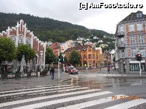 [P01] Bergen - În apropierea portului şi pieţei de peşte, locul de pornire în turul de oraş.  » foto by iulianic
 - 
<span class="allrVoted glyphicon glyphicon-heart hidden" id="av484446"></span>
<a class="m-l-10 hidden" id="sv484446" onclick="voting_Foto_DelVot(,484446,14660)" role="button">șterge vot <span class="glyphicon glyphicon-remove"></span></a>
<a id="v9484446" class=" c-red"  onclick="voting_Foto_SetVot(484446)" role="button"><span class="glyphicon glyphicon-heart-empty"></span> <b>LIKE</b> = Votează poza</a> <img class="hidden"  id="f484446W9" src="/imagini/loader.gif" border="0" /><span class="AjErrMes hidden" id="e484446ErM"></span>