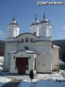 [P07] Manastirea Suzana, intr-un stralucitor decor alb - biserica 'Sf. Ierarh Nicolae' » foto by valimi
 - 
<span class="allrVoted glyphicon glyphicon-heart hidden" id="av174895"></span>
<a class="m-l-10 hidden" id="sv174895" onclick="voting_Foto_DelVot(,174895,14664)" role="button">șterge vot <span class="glyphicon glyphicon-remove"></span></a>
<a id="v9174895" class=" c-red"  onclick="voting_Foto_SetVot(174895)" role="button"><span class="glyphicon glyphicon-heart-empty"></span> <b>LIKE</b> = Votează poza</a> <img class="hidden"  id="f174895W9" src="/imagini/loader.gif" border="0" /><span class="AjErrMes hidden" id="e174895ErM"></span>