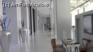 [P01] Holul dintre Receptie si iesirea catre Terasa exterioara. In dreapta este biroul Rent-Car. » foto by ovidiuyepi
 - 
<span class="allrVoted glyphicon glyphicon-heart hidden" id="av1213113"></span>
<a class="m-l-10 hidden" id="sv1213113" onclick="voting_Foto_DelVot(,1213113,14687)" role="button">șterge vot <span class="glyphicon glyphicon-remove"></span></a>
<a id="v91213113" class=" c-red"  onclick="voting_Foto_SetVot(1213113)" role="button"><span class="glyphicon glyphicon-heart-empty"></span> <b>LIKE</b> = Votează poza</a> <img class="hidden"  id="f1213113W9" src="/imagini/loader.gif" border="0" /><span class="AjErrMes hidden" id="e1213113ErM"></span>