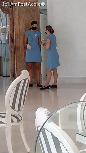 [P66] Aceste doua fete aveau sarcina sa te intampine la intrarea in Restaurant pentru a te conduce la una dintre mese. » foto by ovidiuyepi
 - 
<span class="allrVoted glyphicon glyphicon-heart hidden" id="av1213178"></span>
<a class="m-l-10 hidden" id="sv1213178" onclick="voting_Foto_DelVot(,1213178,14687)" role="button">șterge vot <span class="glyphicon glyphicon-remove"></span></a>
<a id="v91213178" class=" c-red"  onclick="voting_Foto_SetVot(1213178)" role="button"><span class="glyphicon glyphicon-heart-empty"></span> <b>LIKE</b> = Votează poza</a> <img class="hidden"  id="f1213178W9" src="/imagini/loader.gif" border="0" /><span class="AjErrMes hidden" id="e1213178ErM"></span>