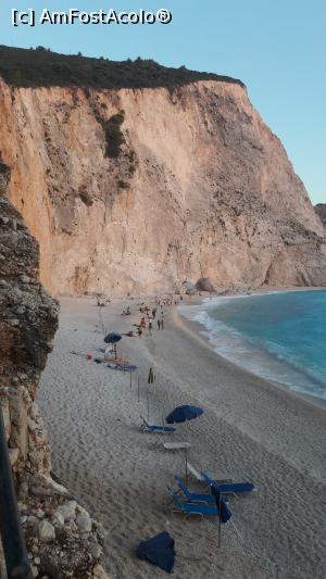 [P12] porto katsiki seara la plecare, am stat toata ziua pe aceasta plaja, atentie la waze, am dat locatie NIKIANA si a gasit un drum prin padure cu o singura banda, foarte periculos, daca drumul era blocat nu puteam intoarce masina, recomand si google maps.  » foto by Alex Costin
 - 
<span class="allrVoted glyphicon glyphicon-heart hidden" id="av1104006"></span>
<a class="m-l-10 hidden" id="sv1104006" onclick="voting_Foto_DelVot(,1104006,14691)" role="button">șterge vot <span class="glyphicon glyphicon-remove"></span></a>
<a id="v91104006" class=" c-red"  onclick="voting_Foto_SetVot(1104006)" role="button"><span class="glyphicon glyphicon-heart-empty"></span> <b>LIKE</b> = Votează poza</a> <img class="hidden"  id="f1104006W9" src="/imagini/loader.gif" border="0" /><span class="AjErrMes hidden" id="e1104006ErM"></span>