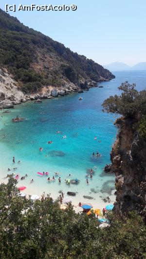 [P26] agiofylli, plaja unde se simte caldura foarte rau, sunt pietre albe pe plaja. te poti urca pe stanci si sari in apa. ok si pt snorkeling.  » foto by Alex Costin
 - 
<span class="allrVoted glyphicon glyphicon-heart hidden" id="av1104207"></span>
<a class="m-l-10 hidden" id="sv1104207" onclick="voting_Foto_DelVot(,1104207,14691)" role="button">șterge vot <span class="glyphicon glyphicon-remove"></span></a>
<a id="v91104207" class=" c-red"  onclick="voting_Foto_SetVot(1104207)" role="button"><span class="glyphicon glyphicon-heart-empty"></span> <b>LIKE</b> = Votează poza</a> <img class="hidden"  id="f1104207W9" src="/imagini/loader.gif" border="0" /><span class="AjErrMes hidden" id="e1104207ErM"></span>
