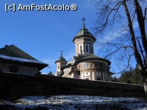 [P27] Mănăstirea Sinaia - A doua vizită, după o lună, la început de iarnă.  » foto by iulianic
 - 
<span class="allrVoted glyphicon glyphicon-heart hidden" id="av1035910"></span>
<a class="m-l-10 hidden" id="sv1035910" onclick="voting_Foto_DelVot(,1035910,14696)" role="button">șterge vot <span class="glyphicon glyphicon-remove"></span></a>
<a id="v91035910" class=" c-red"  onclick="voting_Foto_SetVot(1035910)" role="button"><span class="glyphicon glyphicon-heart-empty"></span> <b>LIKE</b> = Votează poza</a> <img class="hidden"  id="f1035910W9" src="/imagini/loader.gif" border="0" /><span class="AjErrMes hidden" id="e1035910ErM"></span>
