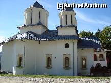 [P11] Biserica manastirii de la Cota 1000 » foto by corinne
 - 
<span class="allrVoted glyphicon glyphicon-heart hidden" id="av145321"></span>
<a class="m-l-10 hidden" id="sv145321" onclick="voting_Foto_DelVot(,145321,14696)" role="button">șterge vot <span class="glyphicon glyphicon-remove"></span></a>
<a id="v9145321" class=" c-red"  onclick="voting_Foto_SetVot(145321)" role="button"><span class="glyphicon glyphicon-heart-empty"></span> <b>LIKE</b> = Votează poza</a> <img class="hidden"  id="f145321W9" src="/imagini/loader.gif" border="0" /><span class="AjErrMes hidden" id="e145321ErM"></span>
