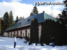 [P03] Manastirea Sinaia - un rand de chilii » foto by Diaura*
 - 
<span class="allrVoted glyphicon glyphicon-heart hidden" id="av51343"></span>
<a class="m-l-10 hidden" id="sv51343" onclick="voting_Foto_DelVot(,51343,14696)" role="button">șterge vot <span class="glyphicon glyphicon-remove"></span></a>
<a id="v951343" class=" c-red"  onclick="voting_Foto_SetVot(51343)" role="button"><span class="glyphicon glyphicon-heart-empty"></span> <b>LIKE</b> = Votează poza</a> <img class="hidden"  id="f51343W9" src="/imagini/loader.gif" border="0" /><span class="AjErrMes hidden" id="e51343ErM"></span>