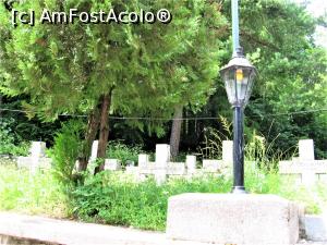 [P01] Cimitirul Eroilor, de unde porneşte poteca spre mănăstirea Sinaia » foto by Michi
 - 
<span class="allrVoted glyphicon glyphicon-heart hidden" id="av1330410"></span>
<a class="m-l-10 hidden" id="sv1330410" onclick="voting_Foto_DelVot(,1330410,14696)" role="button">șterge vot <span class="glyphicon glyphicon-remove"></span></a>
<a id="v91330410" class=" c-red"  onclick="voting_Foto_SetVot(1330410)" role="button"><span class="glyphicon glyphicon-heart-empty"></span> <b>LIKE</b> = Votează poza</a> <img class="hidden"  id="f1330410W9" src="/imagini/loader.gif" border="0" /><span class="AjErrMes hidden" id="e1330410ErM"></span>