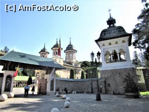 [P04] Parcarea din faţa Mănăstirii Sinaia » foto by Michi
 - 
<span class="allrVoted glyphicon glyphicon-heart hidden" id="av1330413"></span>
<a class="m-l-10 hidden" id="sv1330413" onclick="voting_Foto_DelVot(,1330413,14696)" role="button">șterge vot <span class="glyphicon glyphicon-remove"></span></a>
<a id="v91330413" class=" c-red"  onclick="voting_Foto_SetVot(1330413)" role="button"><span class="glyphicon glyphicon-heart-empty"></span> <b>LIKE</b> = Votează poza</a> <img class="hidden"  id="f1330413W9" src="/imagini/loader.gif" border="0" /><span class="AjErrMes hidden" id="e1330413ErM"></span>