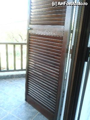 [P12] Hotel Irini, Psakoudia - Obloane de lemn, în stare foarte bună, finisaje de calitate...  » foto by Lyssys
 - 
<span class="allrVoted glyphicon glyphicon-heart hidden" id="av443653"></span>
<a class="m-l-10 hidden" id="sv443653" onclick="voting_Foto_DelVot(,443653,14719)" role="button">șterge vot <span class="glyphicon glyphicon-remove"></span></a>
<a id="v9443653" class=" c-red"  onclick="voting_Foto_SetVot(443653)" role="button"><span class="glyphicon glyphicon-heart-empty"></span> <b>LIKE</b> = Votează poza</a> <img class="hidden"  id="f443653W9" src="/imagini/loader.gif" border="0" /><span class="AjErrMes hidden" id="e443653ErM"></span>