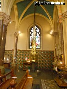 [P21] Irlanda - Drogheda - St Peter's Church - in acest monument din bronz esta capul mumificat al lui St. Oliver Plunkett.  » foto by Diaura*
 - 
<span class="allrVoted glyphicon glyphicon-heart hidden" id="av446323"></span>
<a class="m-l-10 hidden" id="sv446323" onclick="voting_Foto_DelVot(,446323,14730)" role="button">șterge vot <span class="glyphicon glyphicon-remove"></span></a>
<a id="v9446323" class=" c-red"  onclick="voting_Foto_SetVot(446323)" role="button"><span class="glyphicon glyphicon-heart-empty"></span> <b>LIKE</b> = Votează poza</a> <img class="hidden"  id="f446323W9" src="/imagini/loader.gif" border="0" /><span class="AjErrMes hidden" id="e446323ErM"></span>