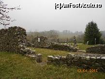 [P05] Irlanda - curtea si cimitirul din 'The Jumping Church' » foto by Diaura*
 - 
<span class="allrVoted glyphicon glyphicon-heart hidden" id="av446306"></span>
<a class="m-l-10 hidden" id="sv446306" onclick="voting_Foto_DelVot(,446306,14730)" role="button">șterge vot <span class="glyphicon glyphicon-remove"></span></a>
<a id="v9446306" class=" c-red"  onclick="voting_Foto_SetVot(446306)" role="button"><span class="glyphicon glyphicon-heart-empty"></span> <b>LIKE</b> = Votează poza</a> <img class="hidden"  id="f446306W9" src="/imagini/loader.gif" border="0" /><span class="AjErrMes hidden" id="e446306ErM"></span>