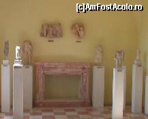 [P12] In rw afirm ca sunt doua statuiete fara cap. Poza ma contrazice. » foto by bubumaia
 - 
<span class="allrVoted glyphicon glyphicon-heart hidden" id="av148254"></span>
<a class="m-l-10 hidden" id="sv148254" onclick="voting_Foto_DelVot(,148254,14751)" role="button">șterge vot <span class="glyphicon glyphicon-remove"></span></a>
<a id="v9148254" class=" c-red"  onclick="voting_Foto_SetVot(148254)" role="button"><span class="glyphicon glyphicon-heart-empty"></span> <b>LIKE</b> = Votează poza</a> <img class="hidden"  id="f148254W9" src="/imagini/loader.gif" border="0" /><span class="AjErrMes hidden" id="e148254ErM"></span>