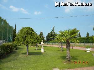 [P15] Aceeasi gradina exterioara ingrijita cu mare atentie la orice detaliu.  » foto by bitnic
 - 
<span class="allrVoted glyphicon glyphicon-heart hidden" id="av445023"></span>
<a class="m-l-10 hidden" id="sv445023" onclick="voting_Foto_DelVot(,445023,14756)" role="button">șterge vot <span class="glyphicon glyphicon-remove"></span></a>
<a id="v9445023" class=" c-red"  onclick="voting_Foto_SetVot(445023)" role="button"><span class="glyphicon glyphicon-heart-empty"></span> <b>LIKE</b> = Votează poza</a> <img class="hidden"  id="f445023W9" src="/imagini/loader.gif" border="0" /><span class="AjErrMes hidden" id="e445023ErM"></span>