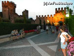 [P07] Castelul frumos luminat noaptea » foto by bitnic
 - 
<span class="allrVoted glyphicon glyphicon-heart hidden" id="av445219"></span>
<a class="m-l-10 hidden" id="sv445219" onclick="voting_Foto_DelVot(,445219,14770)" role="button">șterge vot <span class="glyphicon glyphicon-remove"></span></a>
<a id="v9445219" class=" c-red"  onclick="voting_Foto_SetVot(445219)" role="button"><span class="glyphicon glyphicon-heart-empty"></span> <b>LIKE</b> = Votează poza</a> <img class="hidden"  id="f445219W9" src="/imagini/loader.gif" border="0" /><span class="AjErrMes hidden" id="e445219ErM"></span>