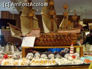 [P09] O corabie de negustori din martipan ce dezvaluie trecutul maritim al orasului de negustori » foto by mireille
 - 
<span class="allrVoted glyphicon glyphicon-heart hidden" id="av821879"></span>
<a class="m-l-10 hidden" id="sv821879" onclick="voting_Foto_DelVot(,821879,14776)" role="button">șterge vot <span class="glyphicon glyphicon-remove"></span></a>
<a id="v9821879" class=" c-red"  onclick="voting_Foto_SetVot(821879)" role="button"><span class="glyphicon glyphicon-heart-empty"></span> <b>LIKE</b> = Votează poza</a> <img class="hidden"  id="f821879W9" src="/imagini/loader.gif" border="0" /><span class="AjErrMes hidden" id="e821879ErM"></span>