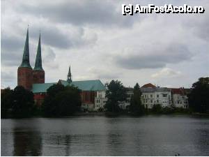 [P12] Lubeck, Germania – St. Mary's Church văzută peste râu » foto by iccata
 - 
<span class="allrVoted glyphicon glyphicon-heart hidden" id="av445405"></span>
<a class="m-l-10 hidden" id="sv445405" onclick="voting_Foto_DelVot(,445405,14776)" role="button">șterge vot <span class="glyphicon glyphicon-remove"></span></a>
<a id="v9445405" class=" c-red"  onclick="voting_Foto_SetVot(445405)" role="button"><span class="glyphicon glyphicon-heart-empty"></span> <b>LIKE</b> = Votează poza</a> <img class="hidden"  id="f445405W9" src="/imagini/loader.gif" border="0" /><span class="AjErrMes hidden" id="e445405ErM"></span>