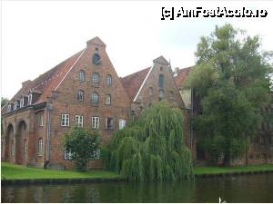 [P15] Lubeck, Germania – Case cu frontoane » foto by iccata
 - 
<span class="allrVoted glyphicon glyphicon-heart hidden" id="av445408"></span>
<a class="m-l-10 hidden" id="sv445408" onclick="voting_Foto_DelVot(,445408,14776)" role="button">șterge vot <span class="glyphicon glyphicon-remove"></span></a>
<a id="v9445408" class=" c-red"  onclick="voting_Foto_SetVot(445408)" role="button"><span class="glyphicon glyphicon-heart-empty"></span> <b>LIKE</b> = Votează poza</a> <img class="hidden"  id="f445408W9" src="/imagini/loader.gif" border="0" /><span class="AjErrMes hidden" id="e445408ErM"></span>