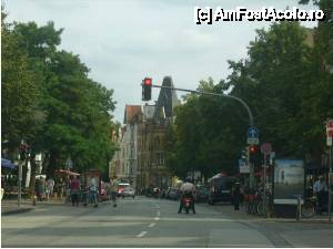[P07] Lubeck, Germania – Profităm de semaforul roşu pentru a face poze » foto by iccata
 - 
<span class="allrVoted glyphicon glyphicon-heart hidden" id="av445399"></span>
<a class="m-l-10 hidden" id="sv445399" onclick="voting_Foto_DelVot(,445399,14776)" role="button">șterge vot <span class="glyphicon glyphicon-remove"></span></a>
<a id="v9445399" class=" c-red"  onclick="voting_Foto_SetVot(445399)" role="button"><span class="glyphicon glyphicon-heart-empty"></span> <b>LIKE</b> = Votează poza</a> <img class="hidden"  id="f445399W9" src="/imagini/loader.gif" border="0" /><span class="AjErrMes hidden" id="e445399ErM"></span>