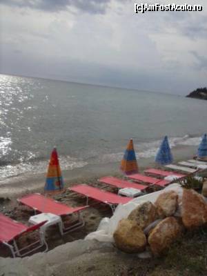 [P04] portiune de plaja ingusta si ceva ma amenajata din Skala Fourka » foto by sorin_gabriel
 - 
<span class="allrVoted glyphicon glyphicon-heart hidden" id="av520013"></span>
<a class="m-l-10 hidden" id="sv520013" onclick="voting_Foto_DelVot(,520013,14783)" role="button">șterge vot <span class="glyphicon glyphicon-remove"></span></a>
<a id="v9520013" class=" c-red"  onclick="voting_Foto_SetVot(520013)" role="button"><span class="glyphicon glyphicon-heart-empty"></span> <b>LIKE</b> = Votează poza</a> <img class="hidden"  id="f520013W9" src="/imagini/loader.gif" border="0" /><span class="AjErrMes hidden" id="e520013ErM"></span>
