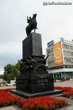 [P05] Monumentul Eliberatorilor Nisului.  » foto by ariciu*
 - 
<span class="allrVoted glyphicon glyphicon-heart hidden" id="av481001"></span>
<a class="m-l-10 hidden" id="sv481001" onclick="voting_Foto_DelVot(,481001,14800)" role="button">șterge vot <span class="glyphicon glyphicon-remove"></span></a>
<a id="v9481001" class=" c-red"  onclick="voting_Foto_SetVot(481001)" role="button"><span class="glyphicon glyphicon-heart-empty"></span> <b>LIKE</b> = Votează poza</a> <img class="hidden"  id="f481001W9" src="/imagini/loader.gif" border="0" /><span class="AjErrMes hidden" id="e481001ErM"></span>