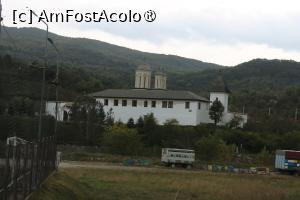 [P01] Mănăstirea Berislăvești, județul Vâlcea văzută de pe Drumul Comunal DC 16, spre înserat... » foto by mprofeanu
 - 
<span class="allrVoted glyphicon glyphicon-heart hidden" id="av1394299"></span>
<a class="m-l-10 hidden" id="sv1394299" onclick="voting_Foto_DelVot(,1394299,14806)" role="button">șterge vot <span class="glyphicon glyphicon-remove"></span></a>
<a id="v91394299" class=" c-red"  onclick="voting_Foto_SetVot(1394299)" role="button"><span class="glyphicon glyphicon-heart-empty"></span> <b>LIKE</b> = Votează poza</a> <img class="hidden"  id="f1394299W9" src="/imagini/loader.gif" border="0" /><span class="AjErrMes hidden" id="e1394299ErM"></span>