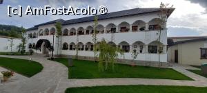 [P20] Mănăstirea Berislăvești, județul Vâlcea, Stăreția cu Cerdacurile pline cu flori » foto by mprofeanu
 - 
<span class="allrVoted glyphicon glyphicon-heart hidden" id="av1394318"></span>
<a class="m-l-10 hidden" id="sv1394318" onclick="voting_Foto_DelVot(,1394318,14806)" role="button">șterge vot <span class="glyphicon glyphicon-remove"></span></a>
<a id="v91394318" class=" c-red"  onclick="voting_Foto_SetVot(1394318)" role="button"><span class="glyphicon glyphicon-heart-empty"></span> <b>LIKE</b> = Votează poza</a> <img class="hidden"  id="f1394318W9" src="/imagini/loader.gif" border="0" /><span class="AjErrMes hidden" id="e1394318ErM"></span>