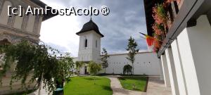 [P06] Mănăstirea Berislăvești, județul Vâlcea, Turnul – Clopotniţă » foto by mprofeanu
 - 
<span class="allrVoted glyphicon glyphicon-heart hidden" id="av1394304"></span>
<a class="m-l-10 hidden" id="sv1394304" onclick="voting_Foto_DelVot(,1394304,14806)" role="button">șterge vot <span class="glyphicon glyphicon-remove"></span></a>
<a id="v91394304" class=" c-red"  onclick="voting_Foto_SetVot(1394304)" role="button"><span class="glyphicon glyphicon-heart-empty"></span> <b>LIKE</b> = Votează poza</a> <img class="hidden"  id="f1394304W9" src="/imagini/loader.gif" border="0" /><span class="AjErrMes hidden" id="e1394304ErM"></span>
