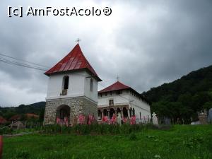 [P31] Biserica „Sf. Nicolae” – Olănești (1718).  » foto by tata123 🔱
 - 
<span class="allrVoted glyphicon glyphicon-heart hidden" id="av990932"></span>
<a class="m-l-10 hidden" id="sv990932" onclick="voting_Foto_DelVot(,990932,14806)" role="button">șterge vot <span class="glyphicon glyphicon-remove"></span></a>
<a id="v9990932" class=" c-red"  onclick="voting_Foto_SetVot(990932)" role="button"><span class="glyphicon glyphicon-heart-empty"></span> <b>LIKE</b> = Votează poza</a> <img class="hidden"  id="f990932W9" src="/imagini/loader.gif" border="0" /><span class="AjErrMes hidden" id="e990932ErM"></span>