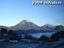[P01] In drum spre St. Wolfgang, se vad muntii si la poale este lacul Wolfgangsee » foto by ileanaxperta*
 - 
<span class="allrVoted glyphicon glyphicon-heart hidden" id="av45072"></span>
<a class="m-l-10 hidden" id="sv45072" onclick="voting_Foto_DelVot(,45072,14815)" role="button">șterge vot <span class="glyphicon glyphicon-remove"></span></a>
<a id="v945072" class=" c-red"  onclick="voting_Foto_SetVot(45072)" role="button"><span class="glyphicon glyphicon-heart-empty"></span> <b>LIKE</b> = Votează poza</a> <img class="hidden"  id="f45072W9" src="/imagini/loader.gif" border="0" /><span class="AjErrMes hidden" id="e45072ErM"></span>