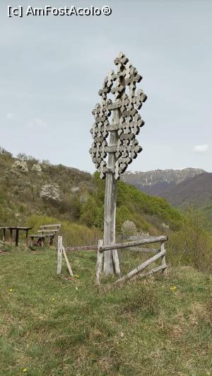 [P07] Crucea de pe deal » foto by Daniela H
 - 
<span class="allrVoted glyphicon glyphicon-heart hidden" id="av1357804"></span>
<a class="m-l-10 hidden" id="sv1357804" onclick="voting_Foto_DelVot(,1357804,14820)" role="button">șterge vot <span class="glyphicon glyphicon-remove"></span></a>
<a id="v91357804" class=" c-red"  onclick="voting_Foto_SetVot(1357804)" role="button"><span class="glyphicon glyphicon-heart-empty"></span> <b>LIKE</b> = Votează poza</a> <img class="hidden"  id="f1357804W9" src="/imagini/loader.gif" border="0" /><span class="AjErrMes hidden" id="e1357804ErM"></span>