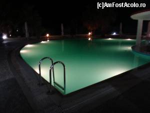 [P21] noaptea... vedere la piscina!  » foto by Un Turist Roman
 - 
<span class="allrVoted glyphicon glyphicon-heart hidden" id="av520417"></span>
<a class="m-l-10 hidden" id="sv520417" onclick="voting_Foto_DelVot(,520417,14842)" role="button">șterge vot <span class="glyphicon glyphicon-remove"></span></a>
<a id="v9520417" class=" c-red"  onclick="voting_Foto_SetVot(520417)" role="button"><span class="glyphicon glyphicon-heart-empty"></span> <b>LIKE</b> = Votează poza</a> <img class="hidden"  id="f520417W9" src="/imagini/loader.gif" border="0" /><span class="AjErrMes hidden" id="e520417ErM"></span>