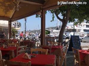 [P27] La o masa din restaurantul Mariei (cu vedere la portul nou).  » foto by Un Turist Roman
 - 
<span class="allrVoted glyphicon glyphicon-heart hidden" id="av520432"></span>
<a class="m-l-10 hidden" id="sv520432" onclick="voting_Foto_DelVot(,520432,14842)" role="button">șterge vot <span class="glyphicon glyphicon-remove"></span></a>
<a id="v9520432" class=" c-red"  onclick="voting_Foto_SetVot(520432)" role="button"><span class="glyphicon glyphicon-heart-empty"></span> <b>LIKE</b> = Votează poza</a> <img class="hidden"  id="f520432W9" src="/imagini/loader.gif" border="0" /><span class="AjErrMes hidden" id="e520432ErM"></span>