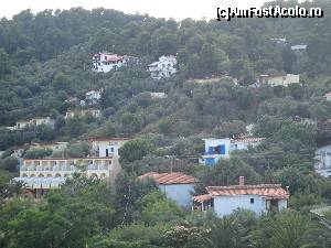 [P32] stanga jos hotel belvedere si dr. sus (mic de tot) bungalowul n5. B24 » foto by Un Turist Roman
 - 
<span class="allrVoted glyphicon glyphicon-heart hidden" id="av520444"></span>
<a class="m-l-10 hidden" id="sv520444" onclick="voting_Foto_DelVot(,520444,14842)" role="button">șterge vot <span class="glyphicon glyphicon-remove"></span></a>
<a id="v9520444" class=" c-red"  onclick="voting_Foto_SetVot(520444)" role="button"><span class="glyphicon glyphicon-heart-empty"></span> <b>LIKE</b> = Votează poza</a> <img class="hidden"  id="f520444W9" src="/imagini/loader.gif" border="0" /><span class="AjErrMes hidden" id="e520444ErM"></span>