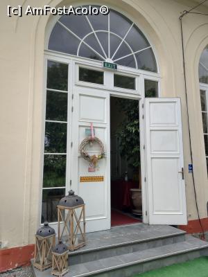 [P42] Intrare spre restaurant. » foto by maryka
 - 
<span class="allrVoted glyphicon glyphicon-heart hidden" id="av1230780"></span>
<a class="m-l-10 hidden" id="sv1230780" onclick="voting_Foto_DelVot(,1230780,14868)" role="button">șterge vot <span class="glyphicon glyphicon-remove"></span></a>
<a id="v91230780" class=" c-red"  onclick="voting_Foto_SetVot(1230780)" role="button"><span class="glyphicon glyphicon-heart-empty"></span> <b>LIKE</b> = Votează poza</a> <img class="hidden"  id="f1230780W9" src="/imagini/loader.gif" border="0" /><span class="AjErrMes hidden" id="e1230780ErM"></span>