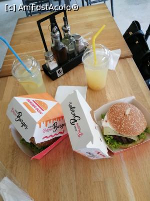 [P25] Burger și limonada » foto by nelu73
 - 
<span class="allrVoted glyphicon glyphicon-heart hidden" id="av1234104"></span>
<a class="m-l-10 hidden" id="sv1234104" onclick="voting_Foto_DelVot(,1234104,14876)" role="button">șterge vot <span class="glyphicon glyphicon-remove"></span></a>
<a id="v91234104" class=" c-red"  onclick="voting_Foto_SetVot(1234104)" role="button"><span class="glyphicon glyphicon-heart-empty"></span> <b>LIKE</b> = Votează poza</a> <img class="hidden"  id="f1234104W9" src="/imagini/loader.gif" border="0" /><span class="AjErrMes hidden" id="e1234104ErM"></span>