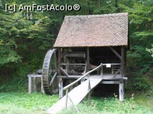 [P22] Sibiu - Muzeul Civilizației Populare Tradiționale ASTRA. Moară.  » foto by iulianic
 - 
<span class="allrVoted glyphicon glyphicon-heart hidden" id="av1115330"></span>
<a class="m-l-10 hidden" id="sv1115330" onclick="voting_Foto_DelVot(,1115330,14876)" role="button">șterge vot <span class="glyphicon glyphicon-remove"></span></a>
<a id="v91115330" class=" c-red"  onclick="voting_Foto_SetVot(1115330)" role="button"><span class="glyphicon glyphicon-heart-empty"></span> <b>LIKE</b> = Votează poza</a> <img class="hidden"  id="f1115330W9" src="/imagini/loader.gif" border="0" /><span class="AjErrMes hidden" id="e1115330ErM"></span>